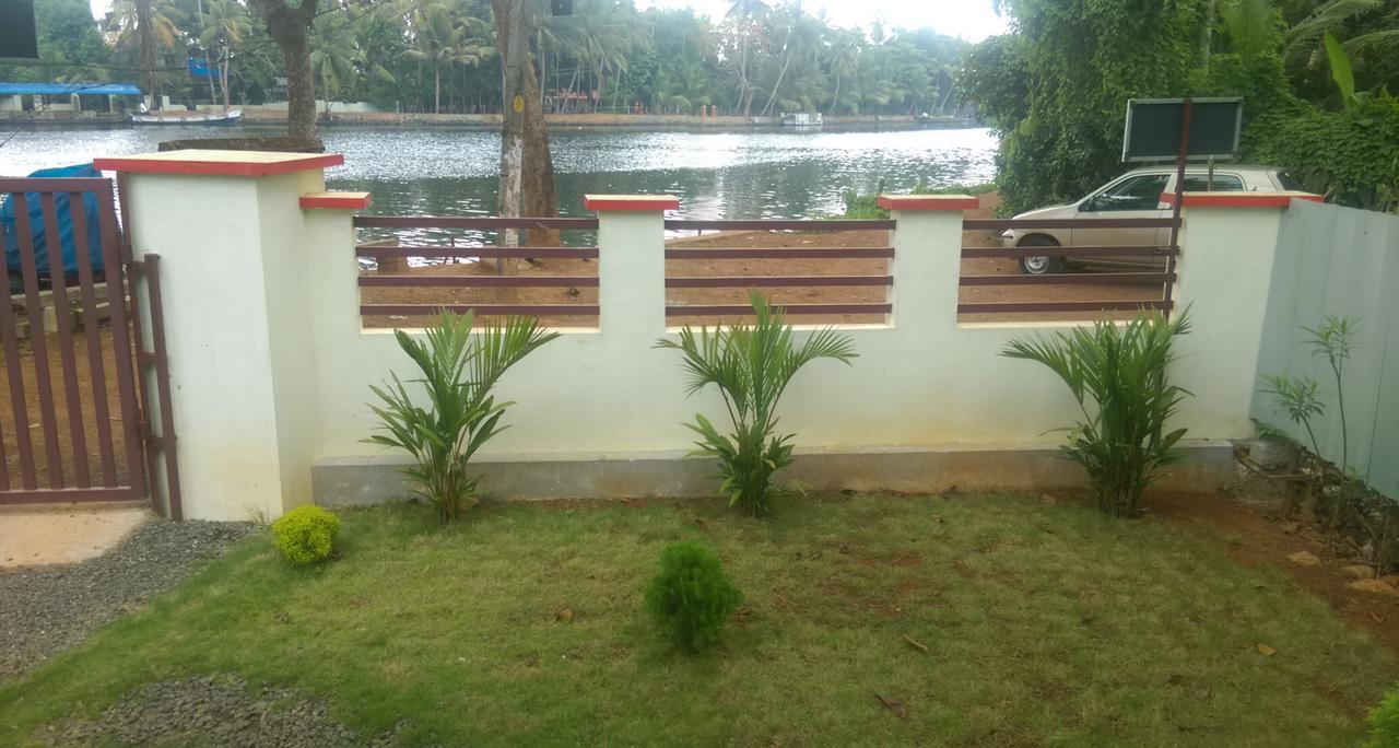 Punerjeni Homes Alappuzha 외부 사진